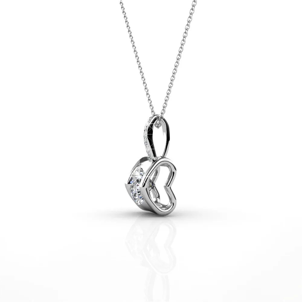Billie 18k White Gold Pendant Necklace with Round Cut Crystals