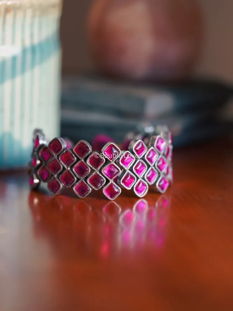 Madhura Glass Patwa Bracelet