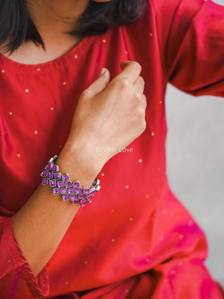 Madhura Glass Patwa Bracelet